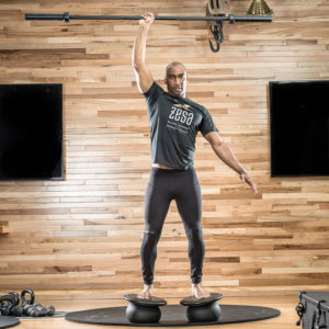 ZeSa one arm overhead bar press on Level IV Activators